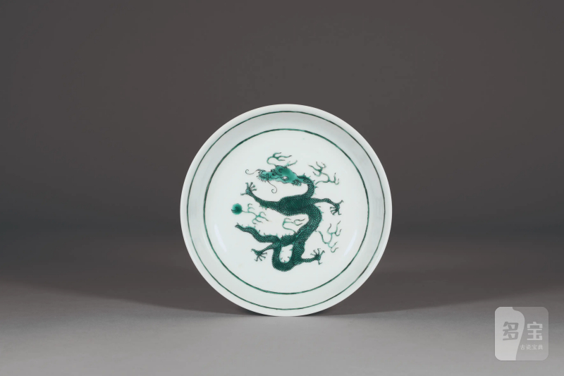 清光绪 绿彩暗刻海水龙纹盘